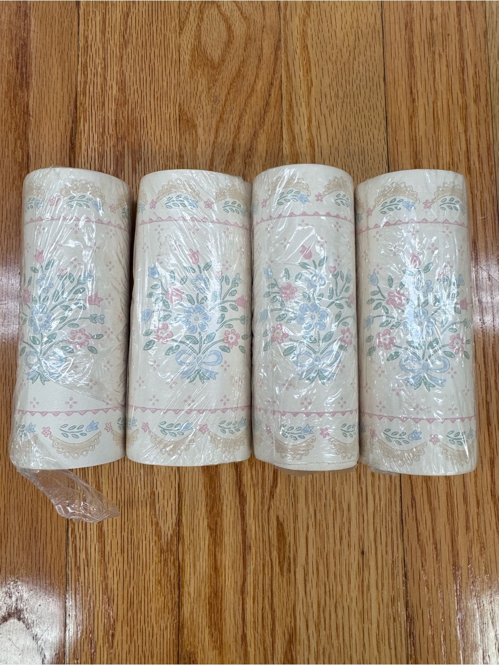 Vintage Cottagecore Floral Heart Pattern Wallpaper Border Set of 4 Rolls